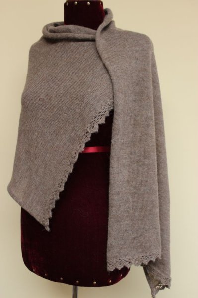 画像8: アルパカ100％ 透かし編みストール(送料込み) (8)