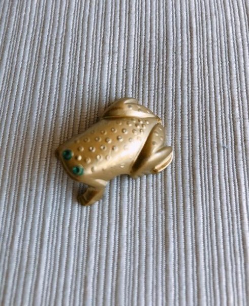 画像2: お守り 金のカエル (送料込み) 残り一個！ (2)