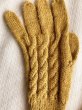 画像2: アルパカ100％手袋　ケーブル手編み(送料無料) (2)