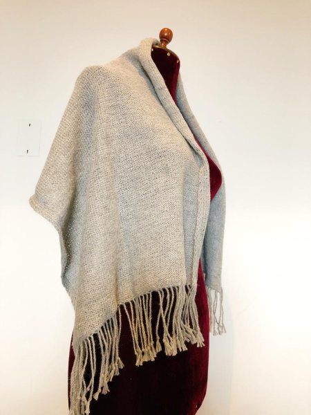 画像2: 手編みストール アルパカ100％ おしゃれグレイ(送料無料) (2)