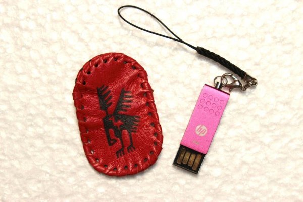 画像4: ２個お買い上げでもう一つプレゼント！（ラマ革の印鑑ケース）レッド　送料無料 (4)